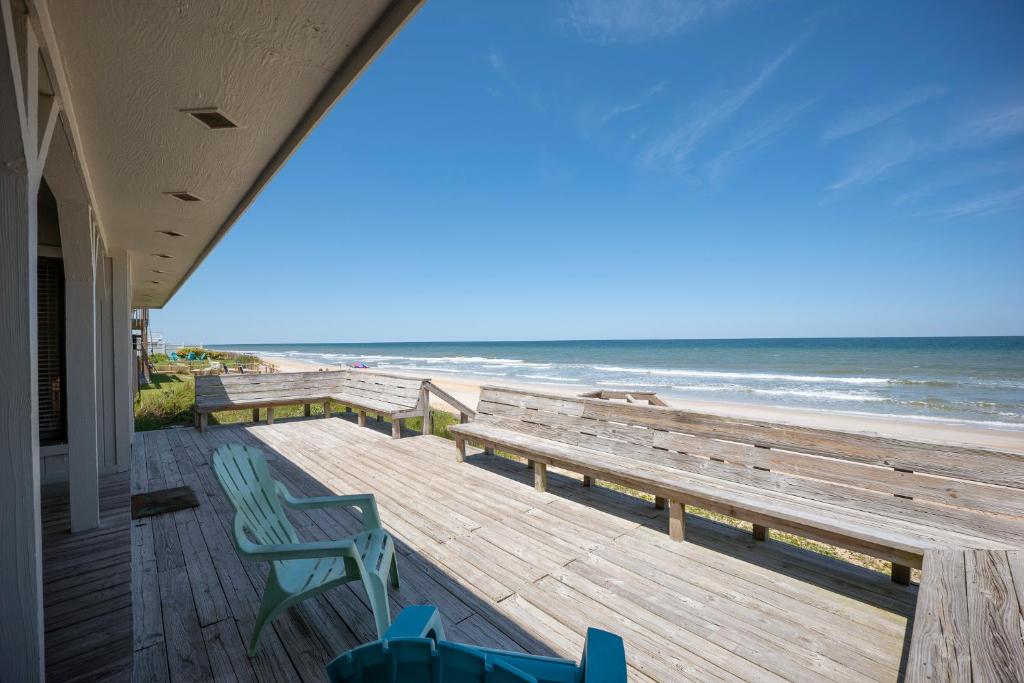 Ocean's Edge, 4 Bedrooms, Sleeps 8, Ocean Front, Pet Friendly