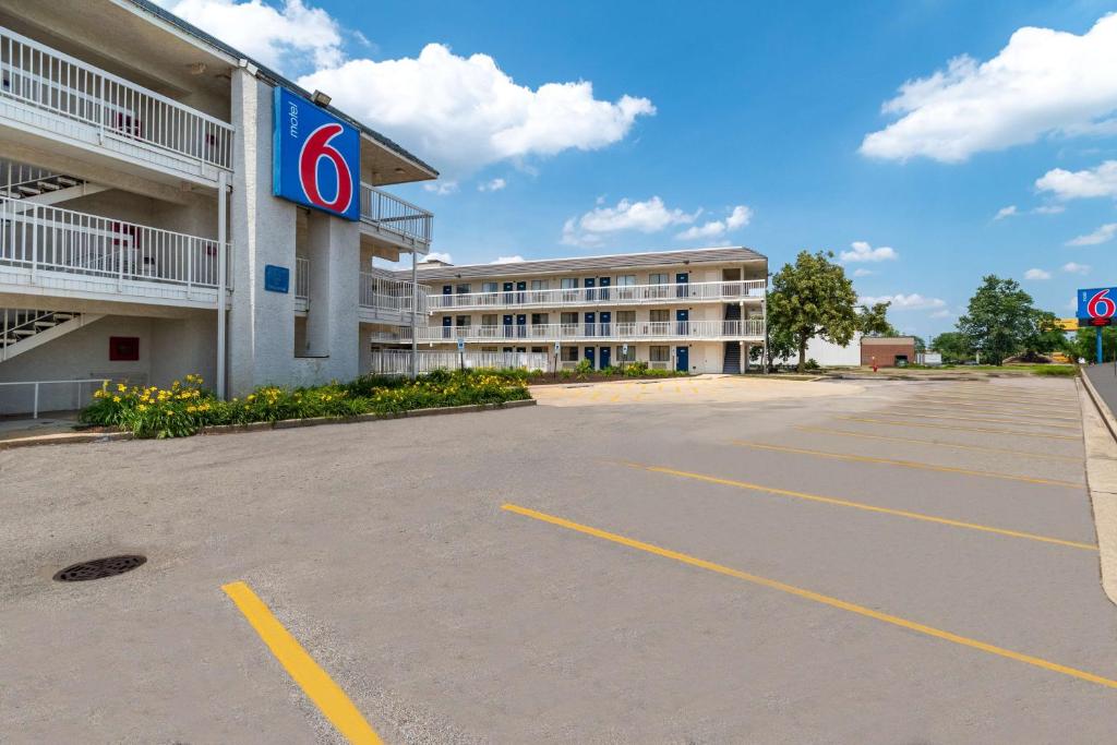 Motel 6-Rolling Meadows, IL - Chicago Northwest