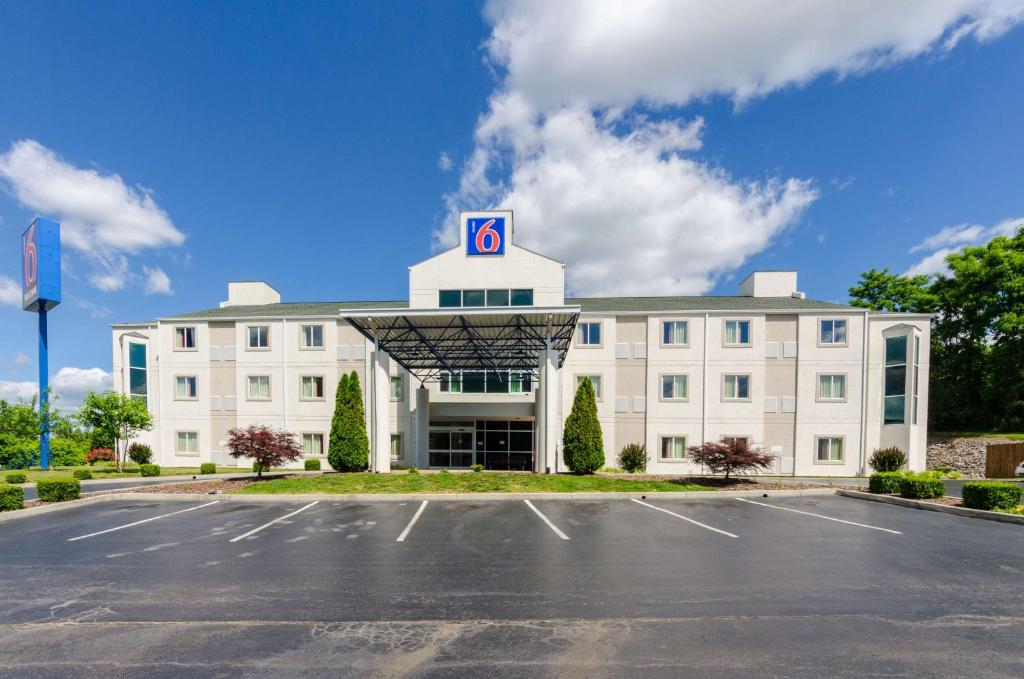 Motel 6-Bristol, VA