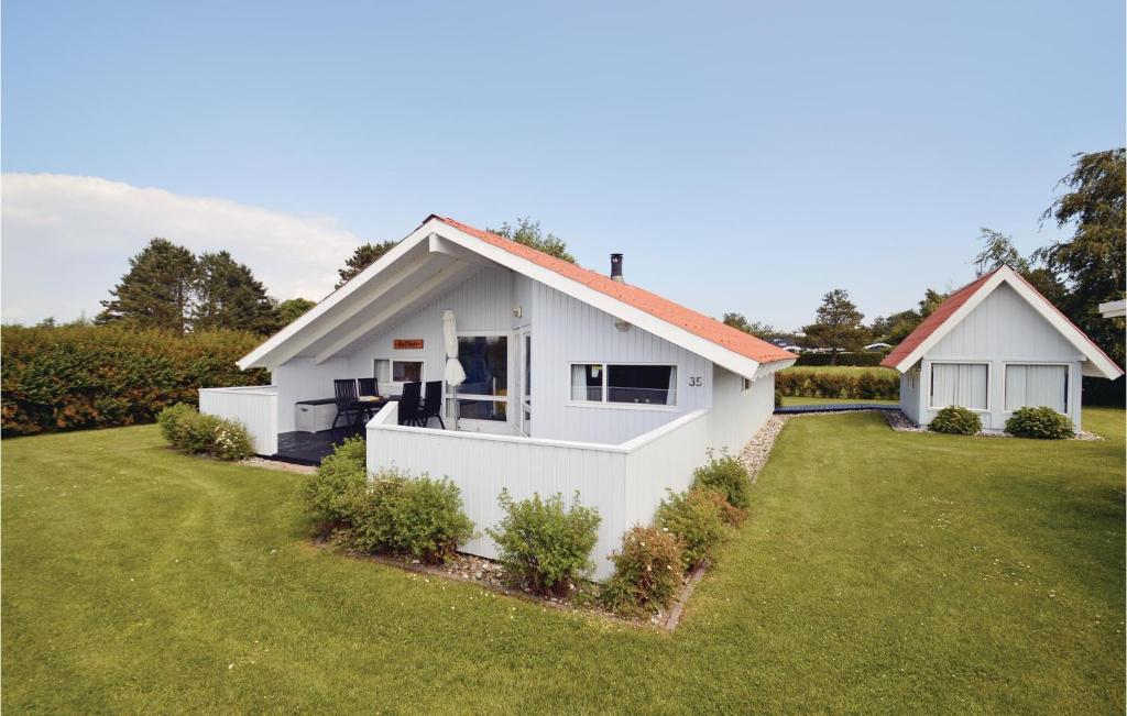 Beautiful Home In Karrebæksminde With Kitchen