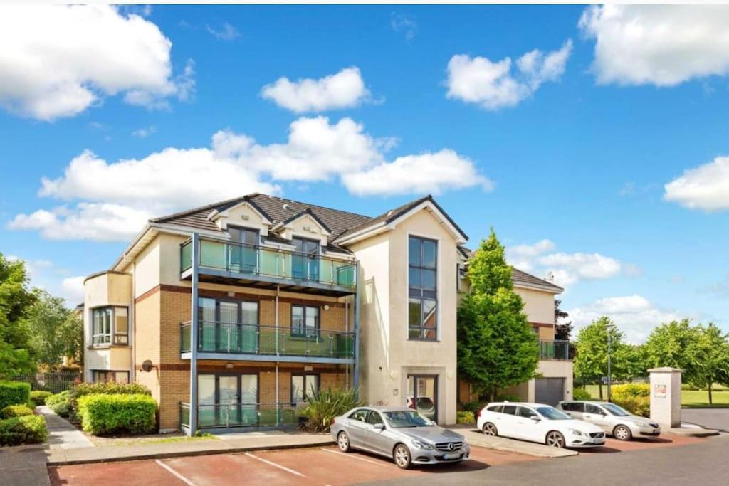 Dublin Airport Large 2 Bedroom Luxury Serviced Apartment