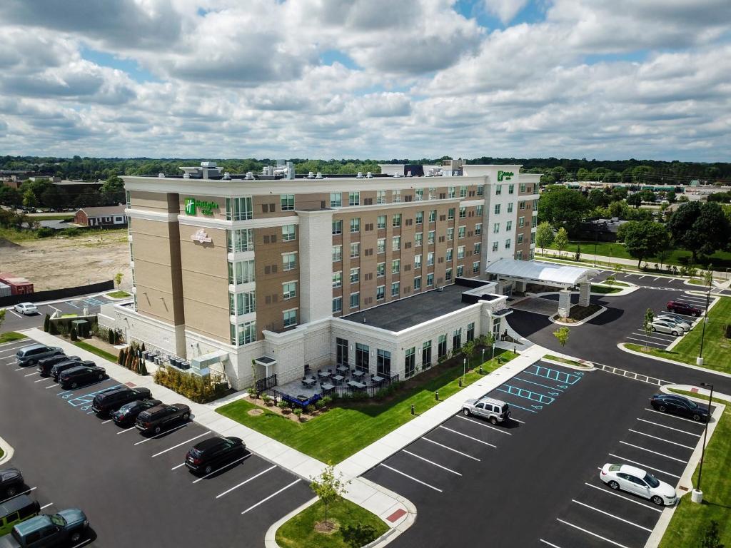 Holiday Inn & Suites - Farmington Hills - Detroit NW, an IHG Hotel